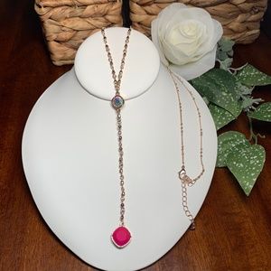 Aurora Borealis Vintage Rose Gold Tone Chain Lariat Necklace w/Matte Pink Stone.